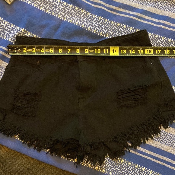 SHEIN distressed shorts - Picture 7 of 8